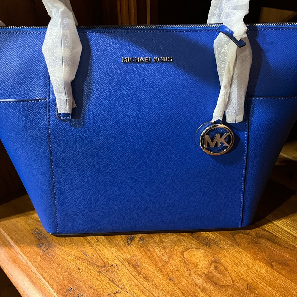 Micheal Kors Blue Purse